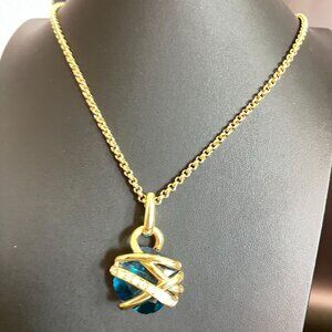 Kenneth Jay Lane KJL Signed Blue Crystal Pendant Necklace Gold-Tone Rhinestones